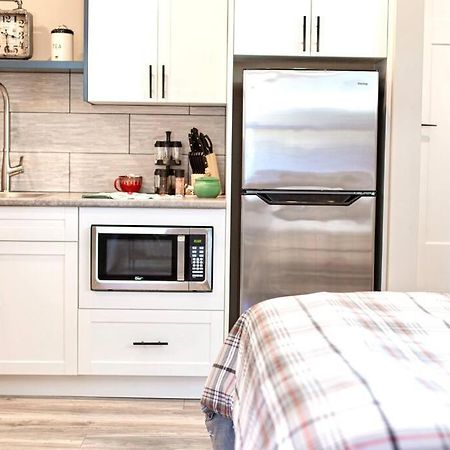 Raincoast Retreat At Shawnigan Lake! Bagian luar foto
